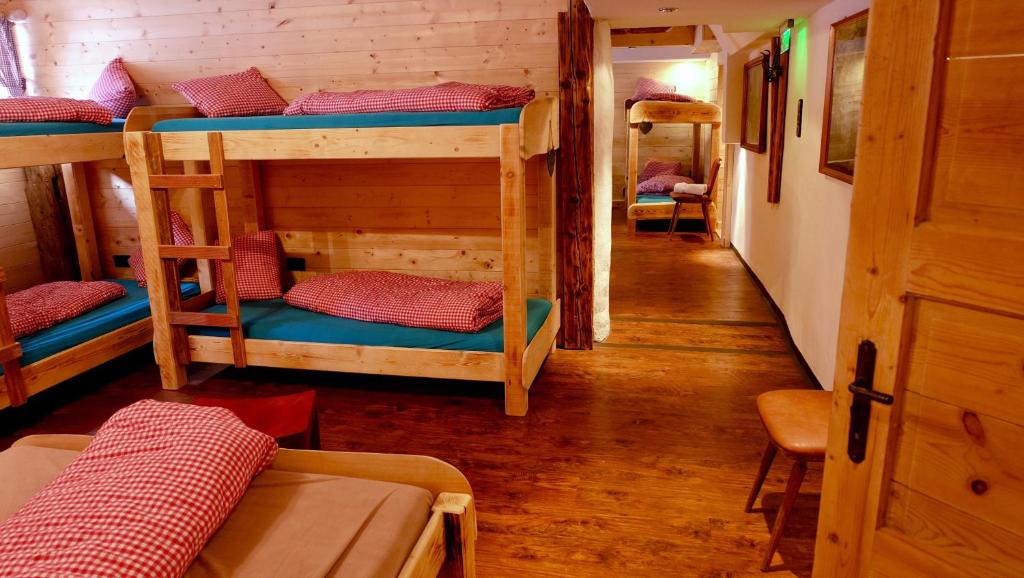 Leutasch Hostel | Hostel Weisses Rössl