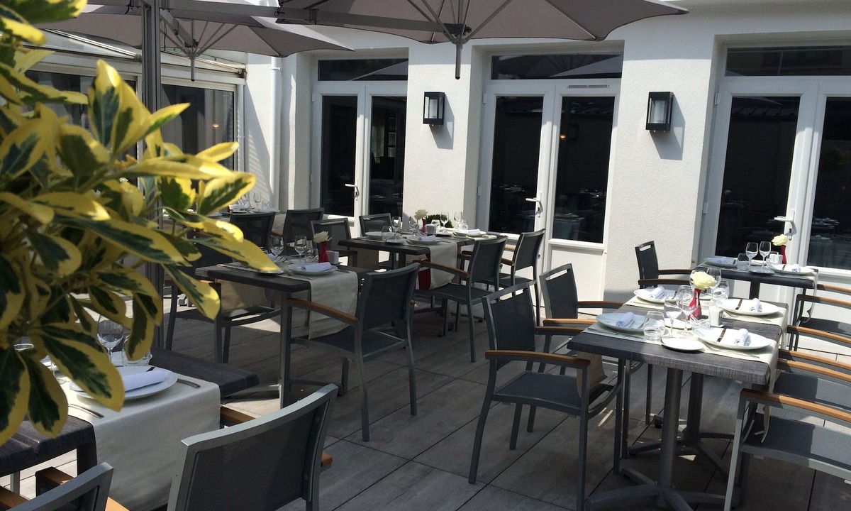 Laval Hotel | Hostellerie a la Bonne Auberge