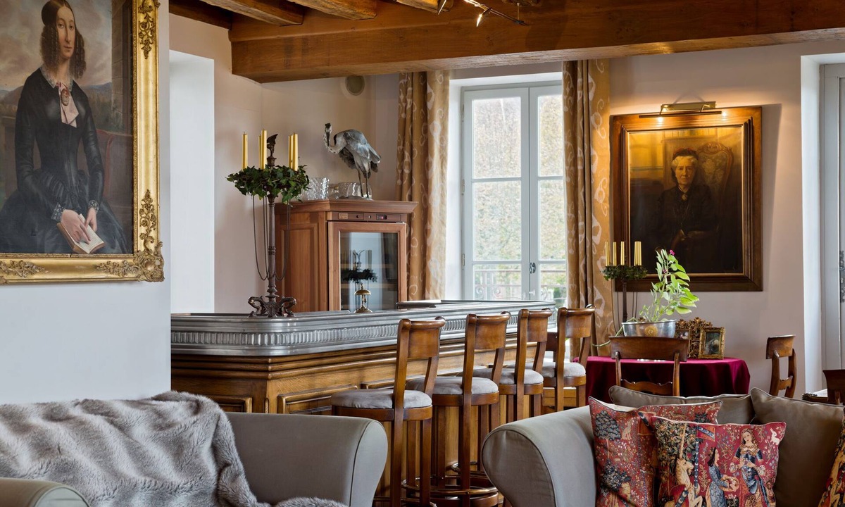Saulieu Hotel | Hostellerie de la Tour d'Auxois
