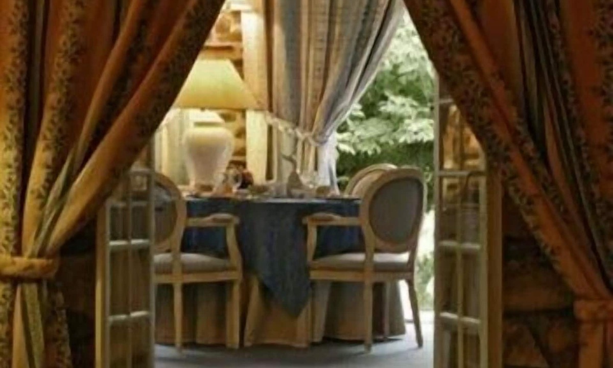 Saint-Saud-Lacoussiere Hotel | Hostellerie Saint Jacques