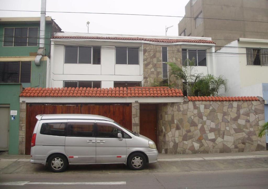 La Victoria House | HOSTING HOUSE & HOME