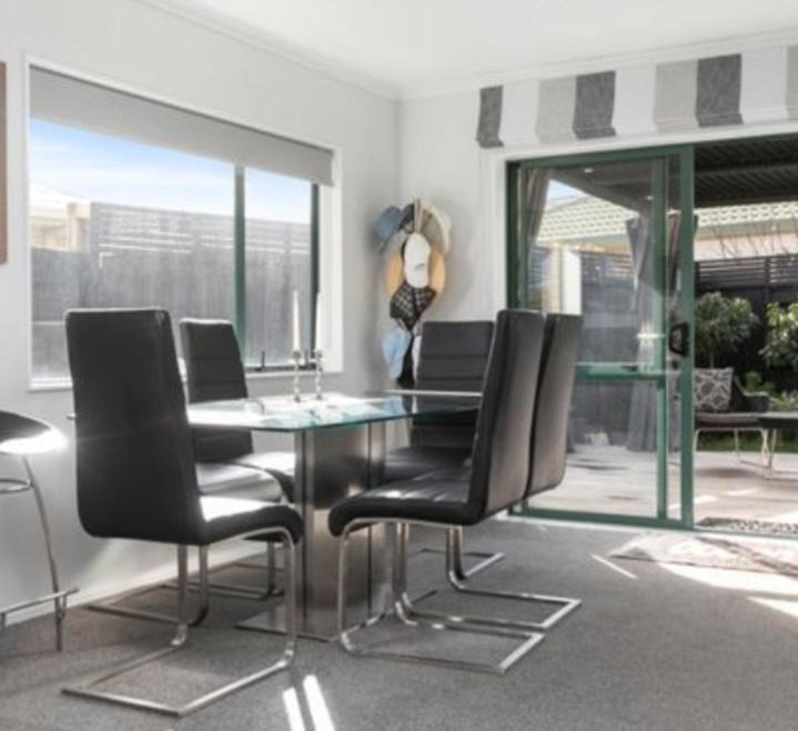 Mount Maunganui House | Hosts on the Coast - Rosberg Retreat