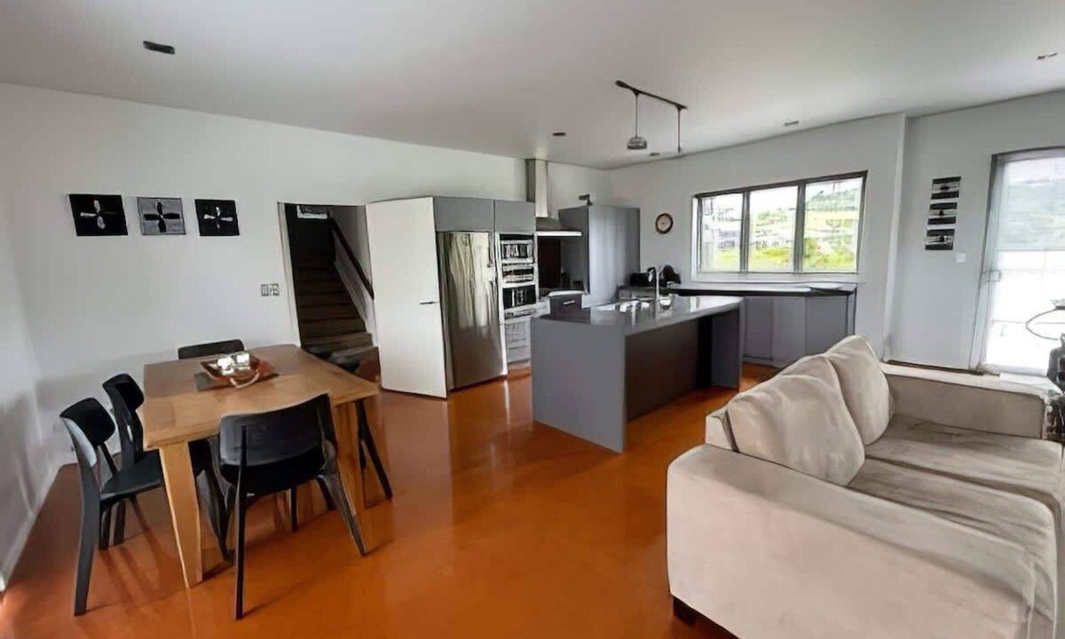 Cooks Beach House | Hosts on the Coast - Mellow-out on Martin