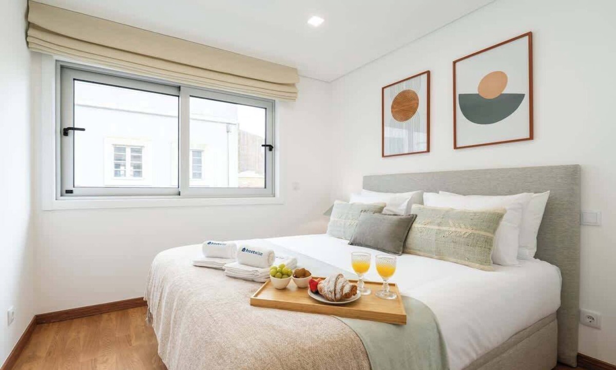 Leixões Apartment | HostWise - Elegant & Stylish Flat