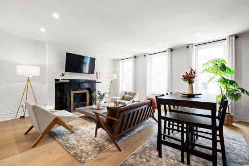 Central Northside Apartment | HostWise Stays - The Palo - Stylish War Streets Retreat, Highly Walkable