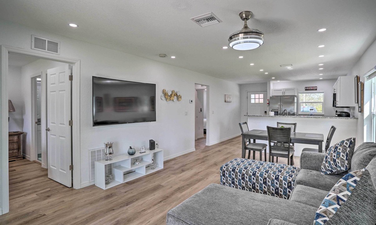 Sun 'N Lake House | Hot Tub & Fenced Yard: Home in Sebring
