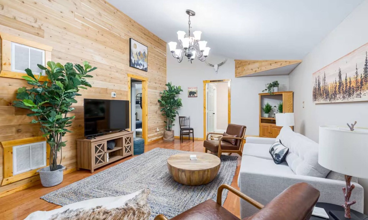 The Woods Cabin | Hot Tub, Fire Pit, Grill, Deck w/Resort Amenities