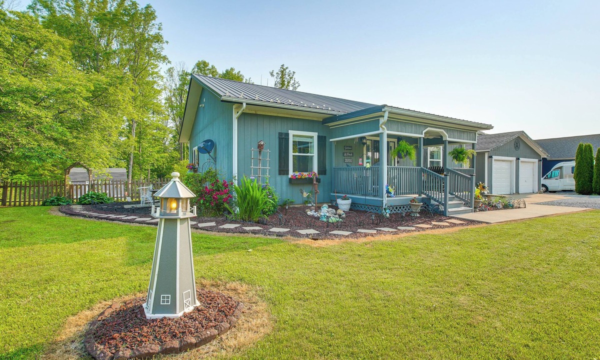 Rockbridge Cottage | Hot Tub & Fire Pit: Rockbridge Getaway!