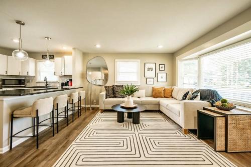 Speedway House | Hot Tub - Fire Pit - Shuffleboard - Walk to Track - Family Friendly