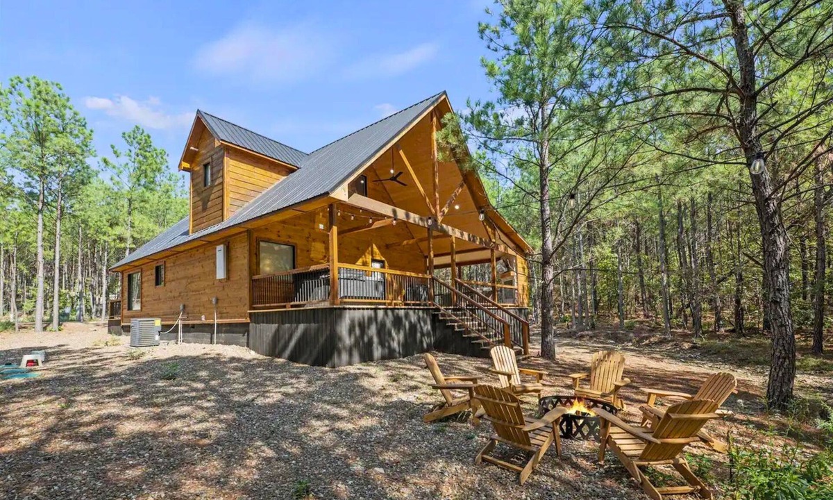 Pickens Cabin | Hot Tub | Firepit | Grill | Cozy Home