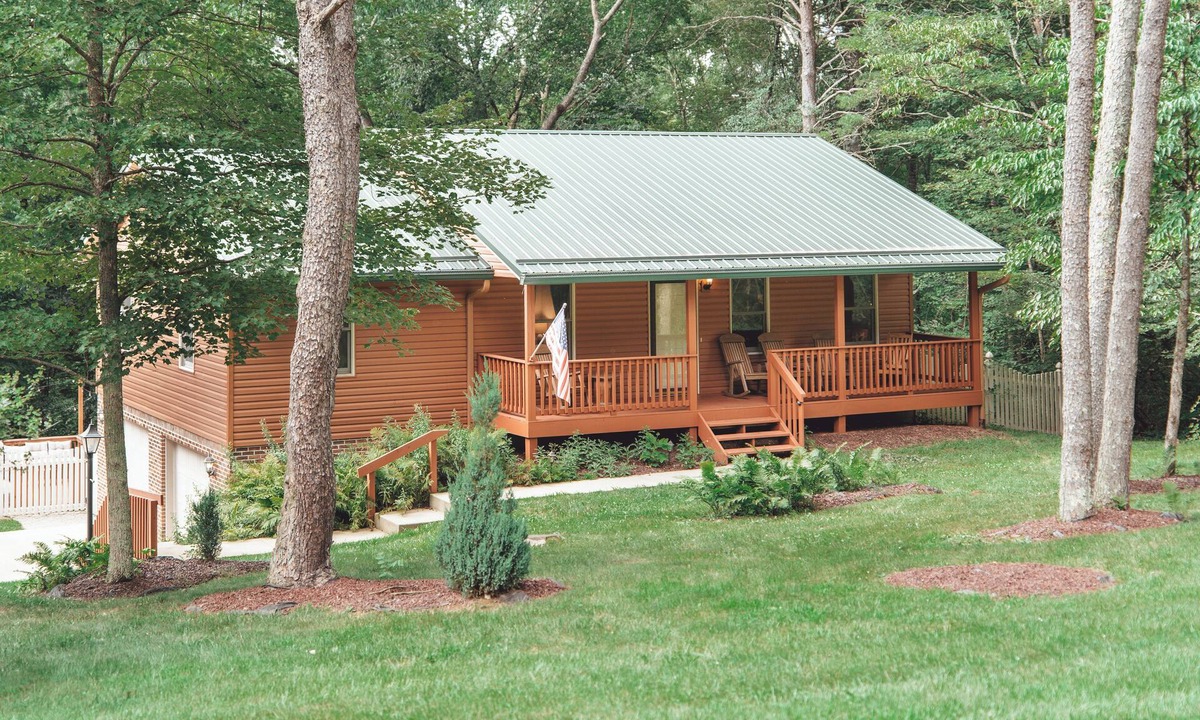 Logan House | HOT TUB, Game Rm, Fire Pit - Luxury Hocking Cabin