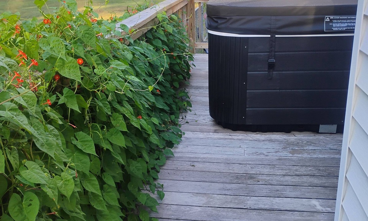 Kilmarnock House | Hot Tub~Pooltable~MovieScreen~NrbyShoppingDiningGoCarts~Kilmarnock Rivah Retreat