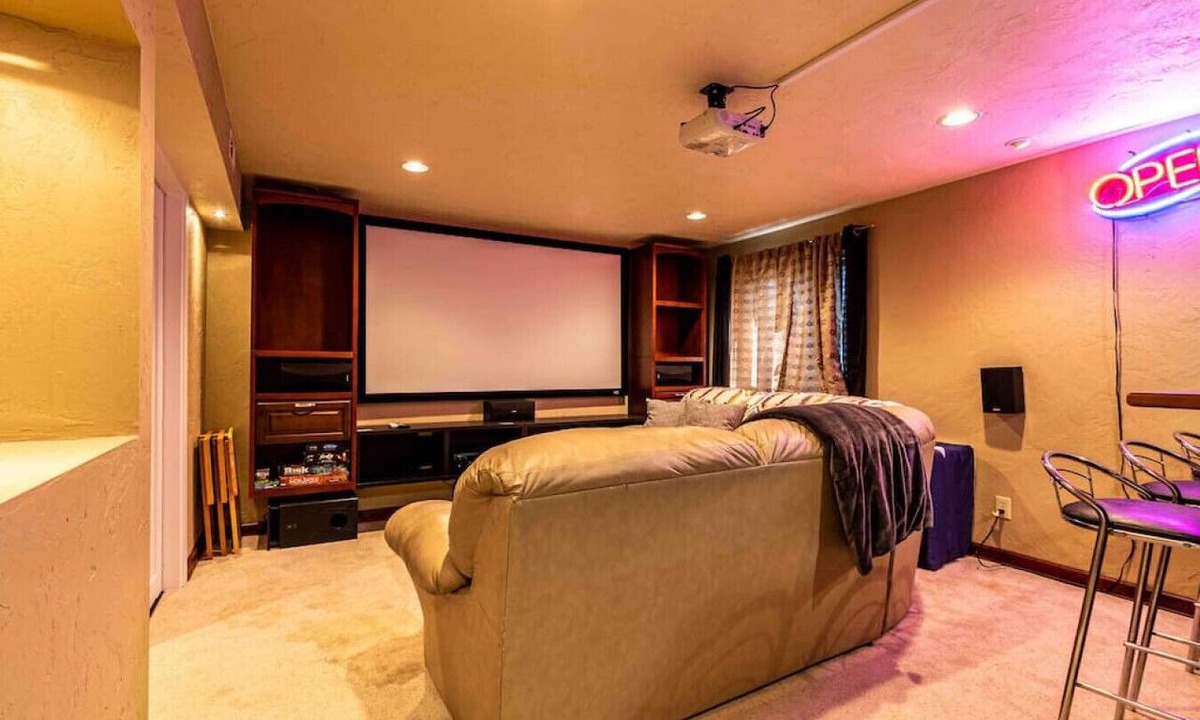 Colorado Springs House | Hot Tub - Theater - Firepit - Gym - Yard - Foosbal