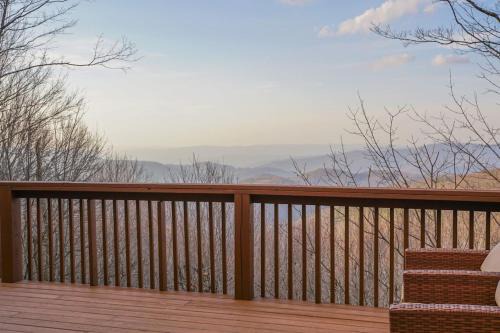 Beech Mountain House | Hot tub, views, Pool Table, Pet Friendly