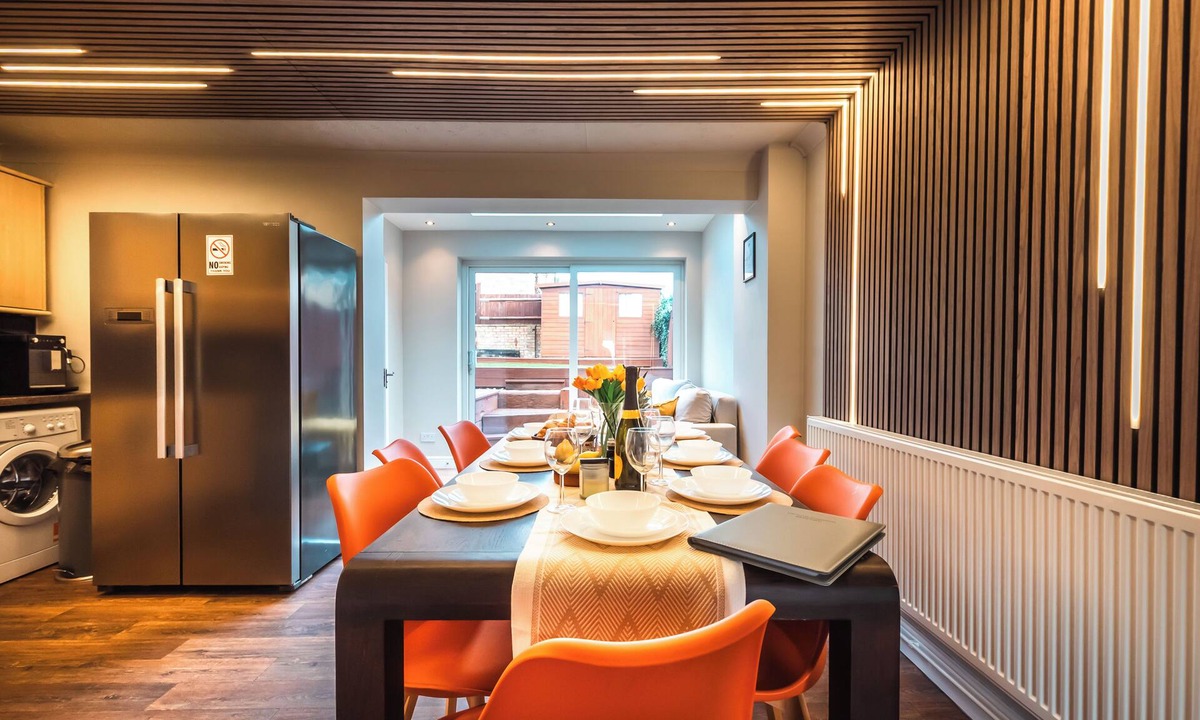 Bedford House | Hot Tube 3xParking 5BR Family&Contractors Bedford