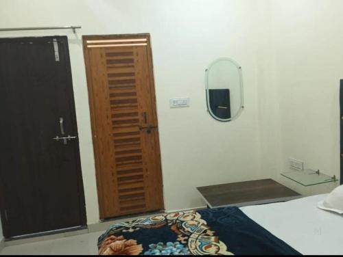 Gwalior House | Hotel 007