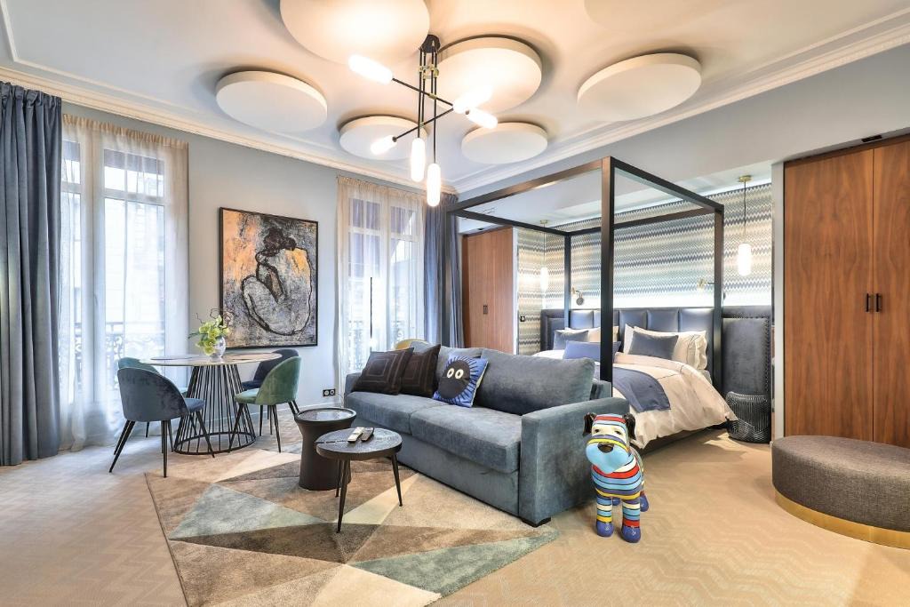 Champs-Elysees Apartment | Hotel 33 Marbeuf