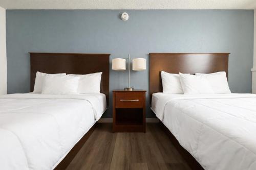 Fergus Falls Hotel | Hotel 8
