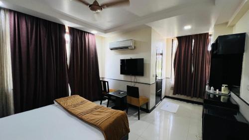 DLF City Hotel | hotel aadhar