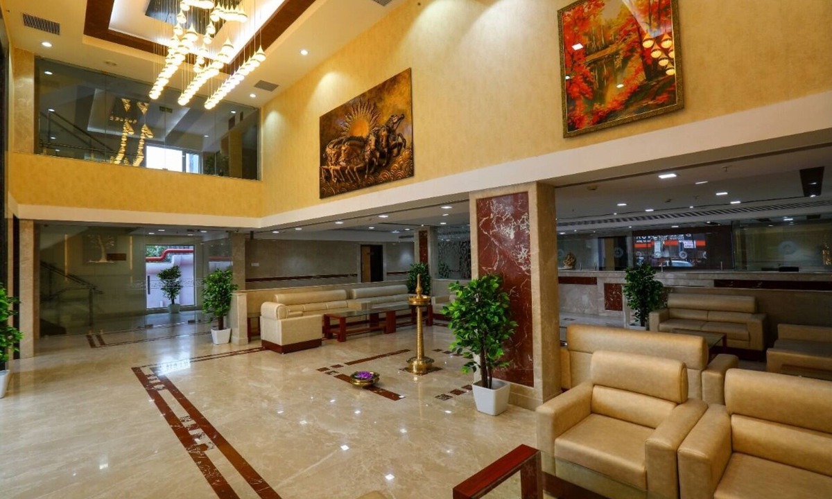 Vadapalani Hotel | Hotel Aadithya