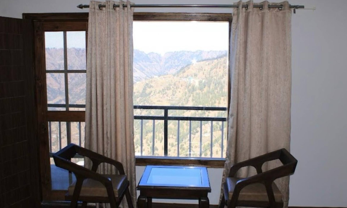 Theog Hotel | Hotel AJ Himalayan