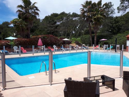 Mouans-Sartoux Apartment | Hotel Albatros