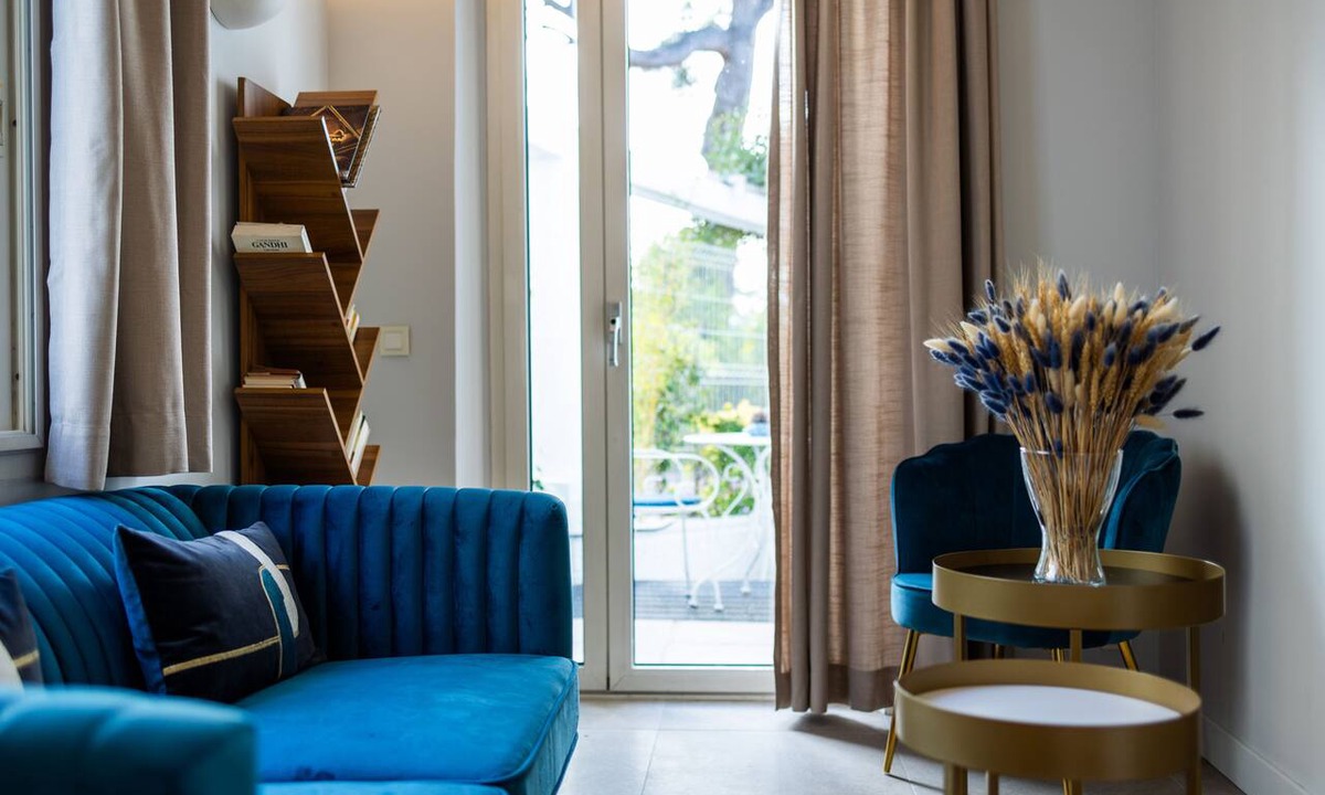 Riou - Petit Juas - Av de Grasse Hotel | Hotel Albert 1er
