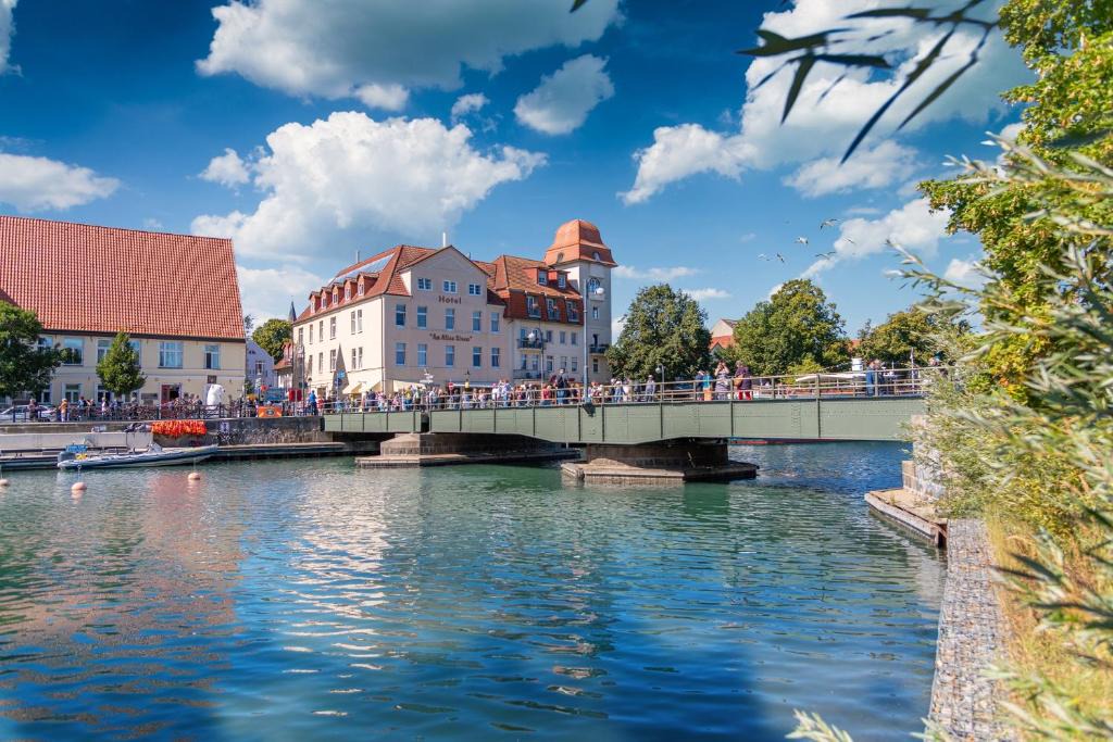 Warnemuende Hotel | Hotel Am Alten Strom