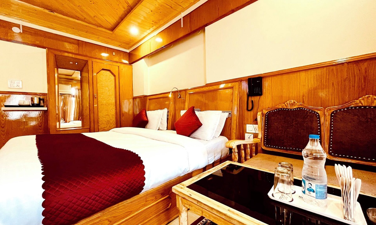 Bajaura Hotel | Hotel Amit