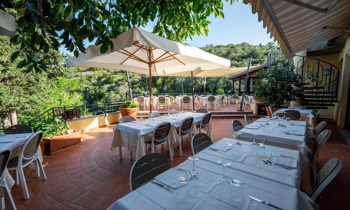 Fetovaia Hotel | Hotel Anna