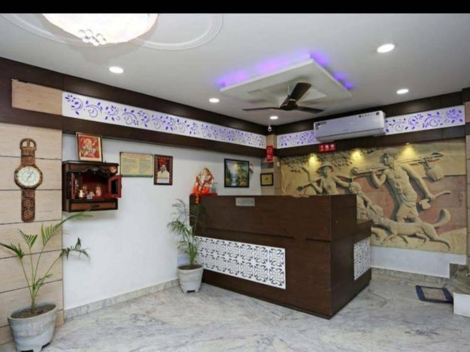Agra Hotel | HOTEL BED & Room