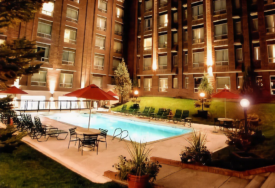 Southeast Calgary Hotel | Hotel Blackfoot