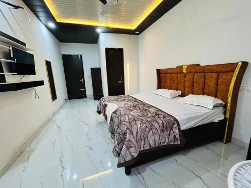 Panchkula Urban Estate Hotel | Hotel Bro
