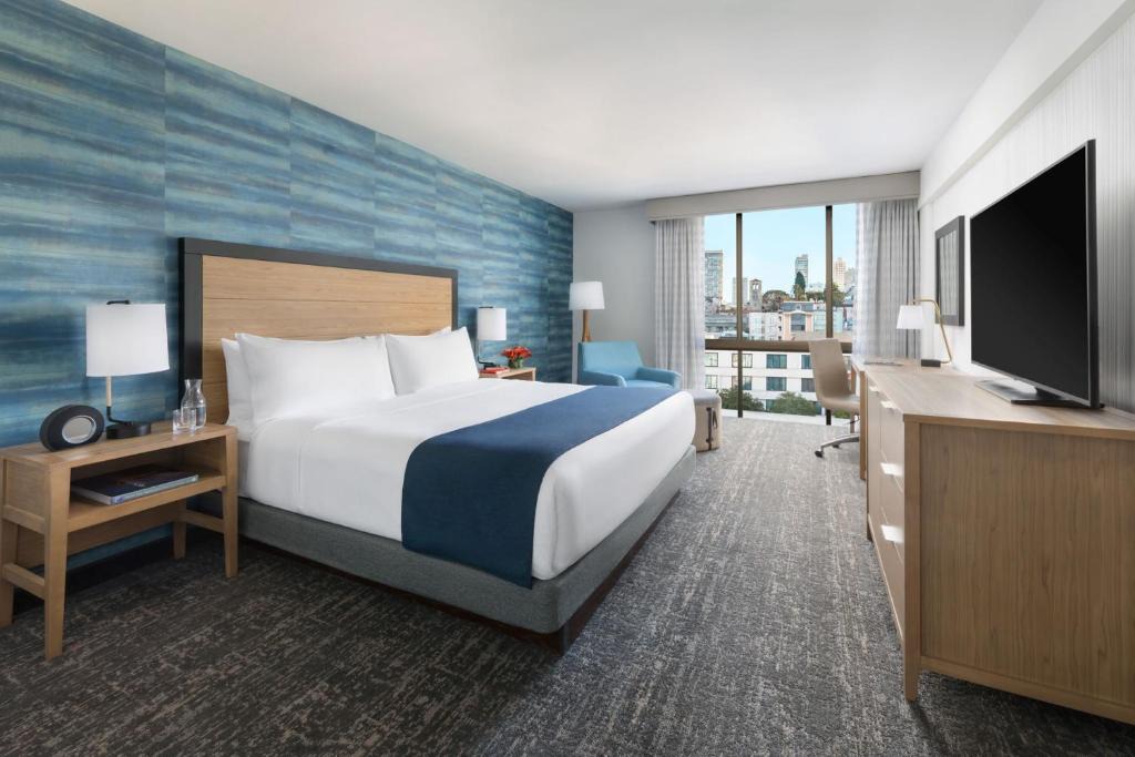 Fisherman's Wharf Hotel | Hotel Caza