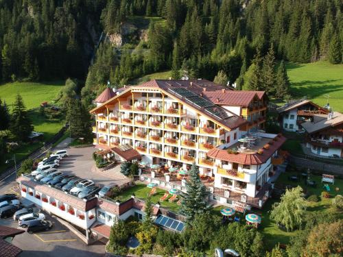 Canazei Hotel | Hotel Cesa Tyrol