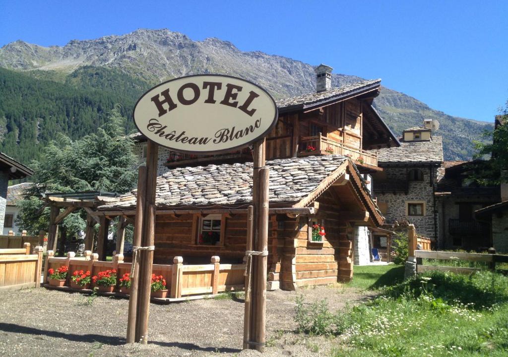 La Thuile Hotel | Hotel Chateau Blanc