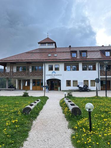 Nova Ponente Hotel | Hotel Corno Bianco