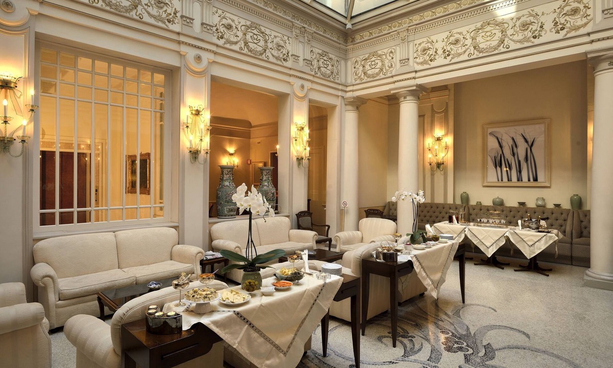 Historic Center Hotel | Hotel Corona d'Oro