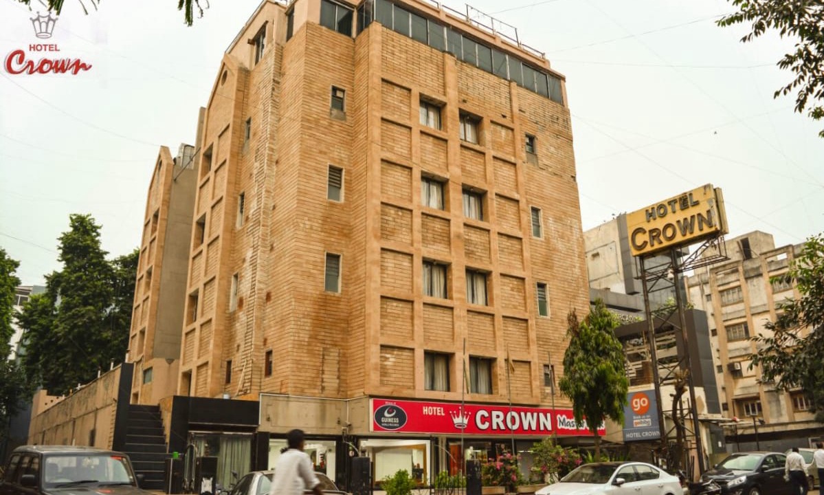 Navrangpura Hotel | Hotel Crown