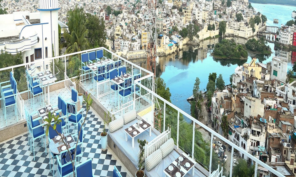 Lake Swaroop Sagar Hotel | Hotel Darbargarh, Udaipur
