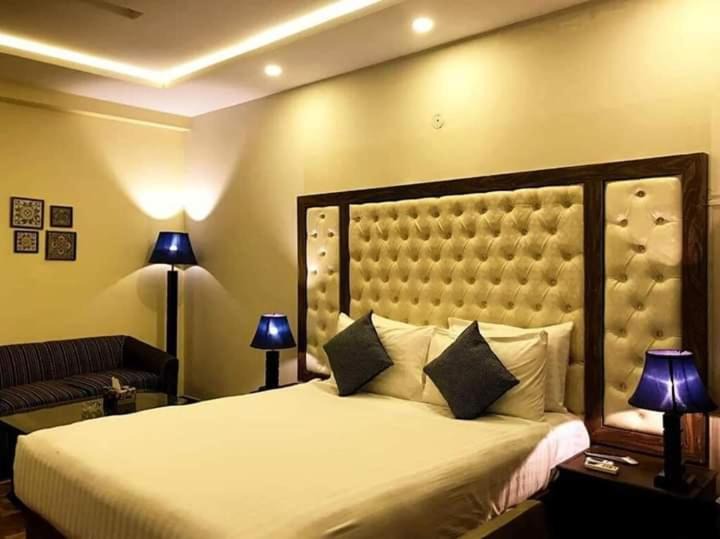 Lahore Hotel | Hotel Day In 2