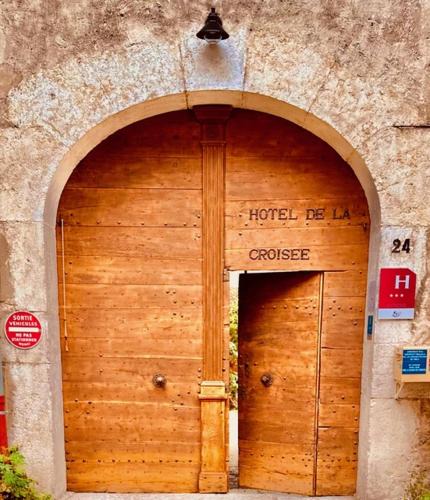 Poncin Hotel | Hotel De La Croisée
