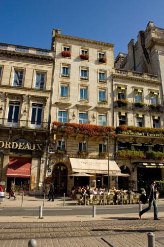 Hotel de Ville - Quinconces Hotel | Hotel des 4 Soeurs