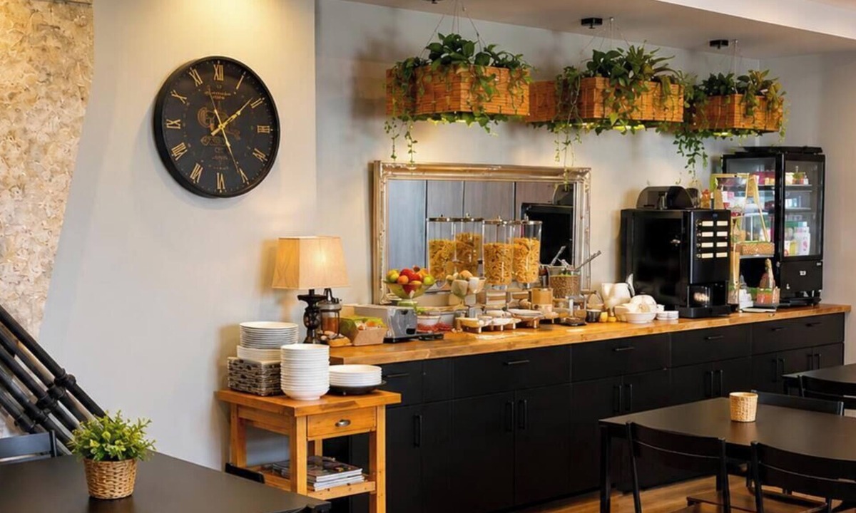 Aix-les-Bains City Center Hotel | Hotel des 4 Soleils