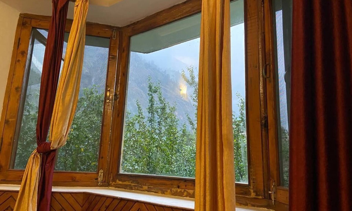 Kasol Hotel | Hotel Devlok International
