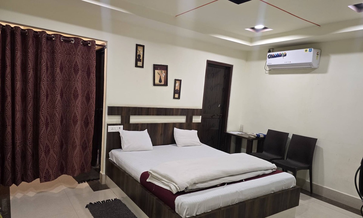 Ambikapur Hotel | Hotel Devraj