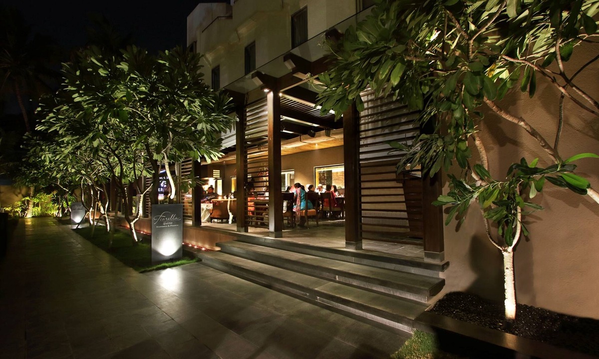 Alkapuri Hotel | Hotel Express Residency