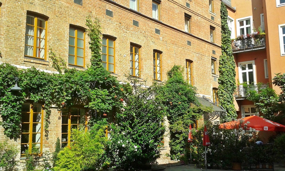 Funfhaus Hotel | Hotel Fabrik
