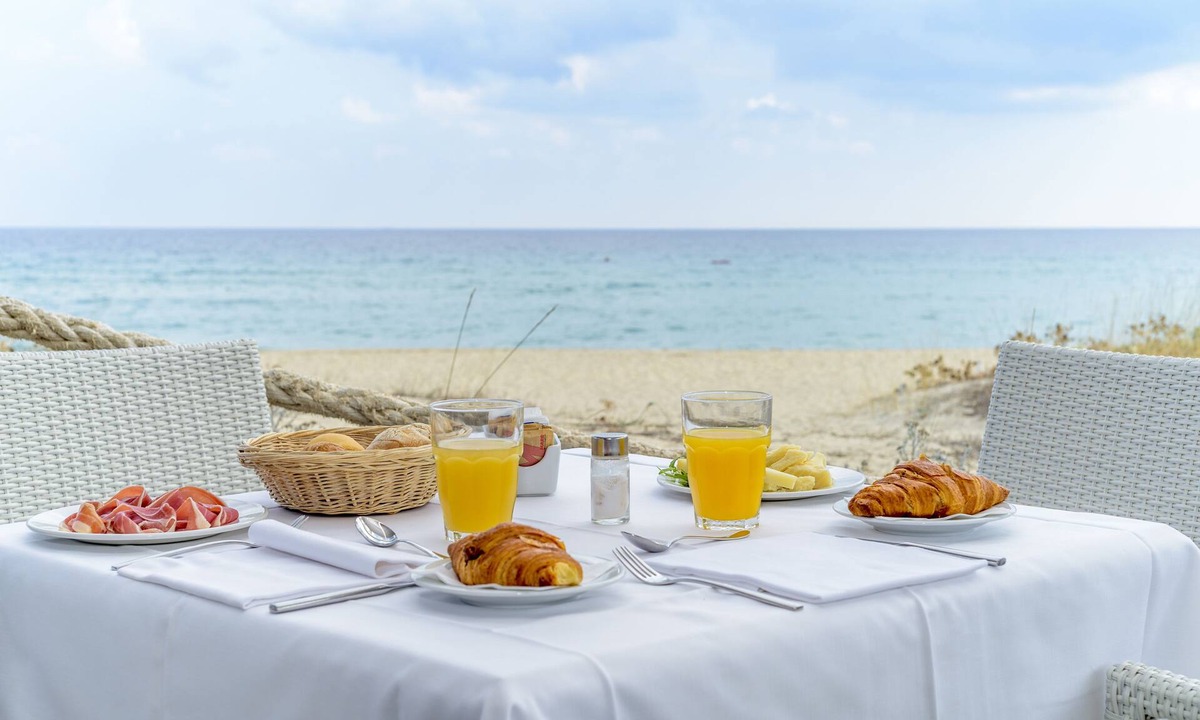 Cala Sinzias Hotel | Hotel Garden Beach