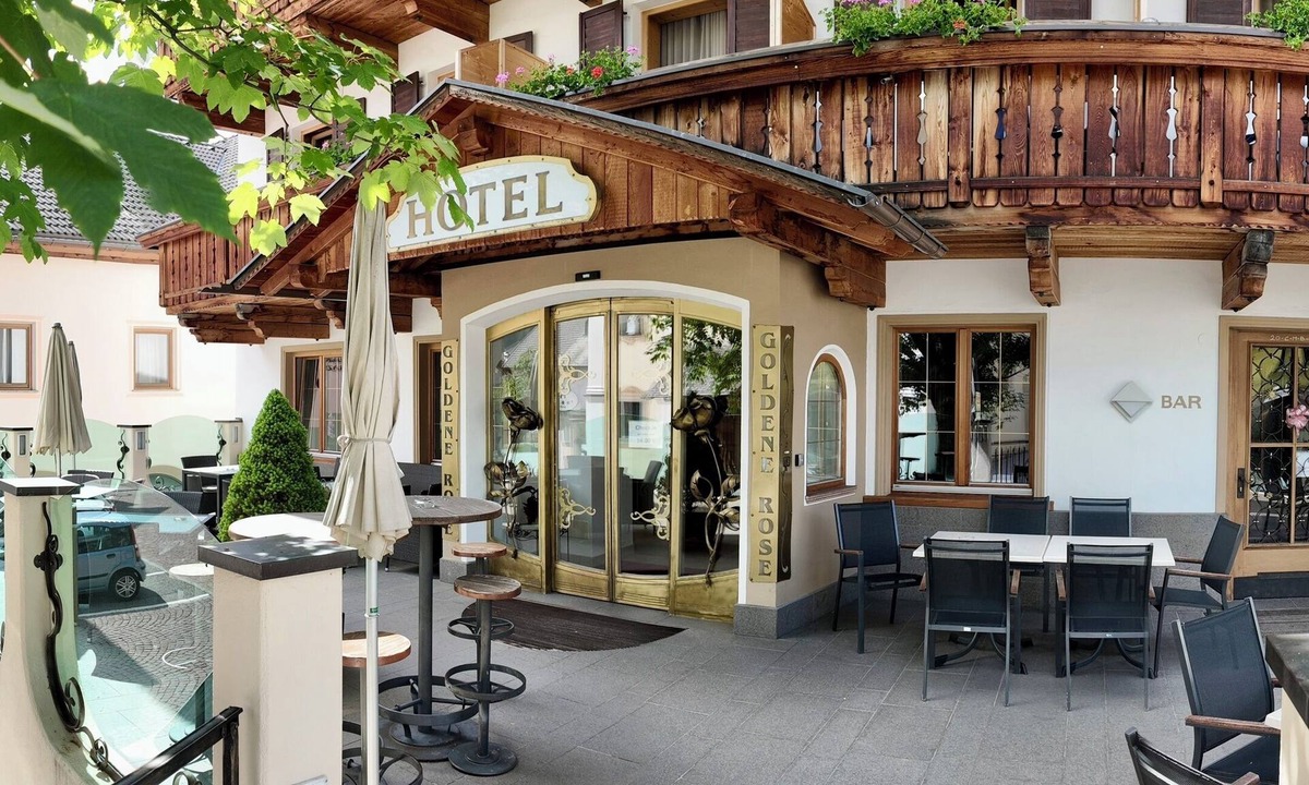 Monguelfo Hotel | Hotel Goldene Rose